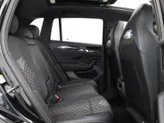 Volkswagen Tiguan 1.5 eHybrid 272pk DSG R-Line Business · Trekhaak · Panoramadak · Dodehoeksensoren · Apple/Android Car Play · Camera · Garantie t/m 23-08-2028 of 100.000km