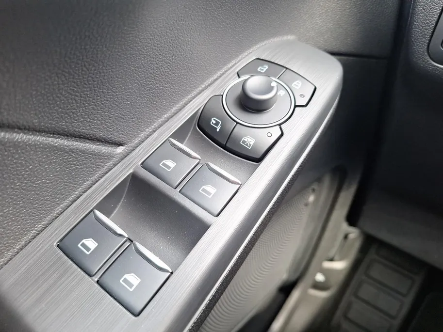 Ford Kuga 2.5 PHEV Titanium | Panoramadak | Camera | Navigatie | Climate Control | Draadloze Apple Carplay&Android Auto | 17' Lichtmetaal | Parkeersensoren |