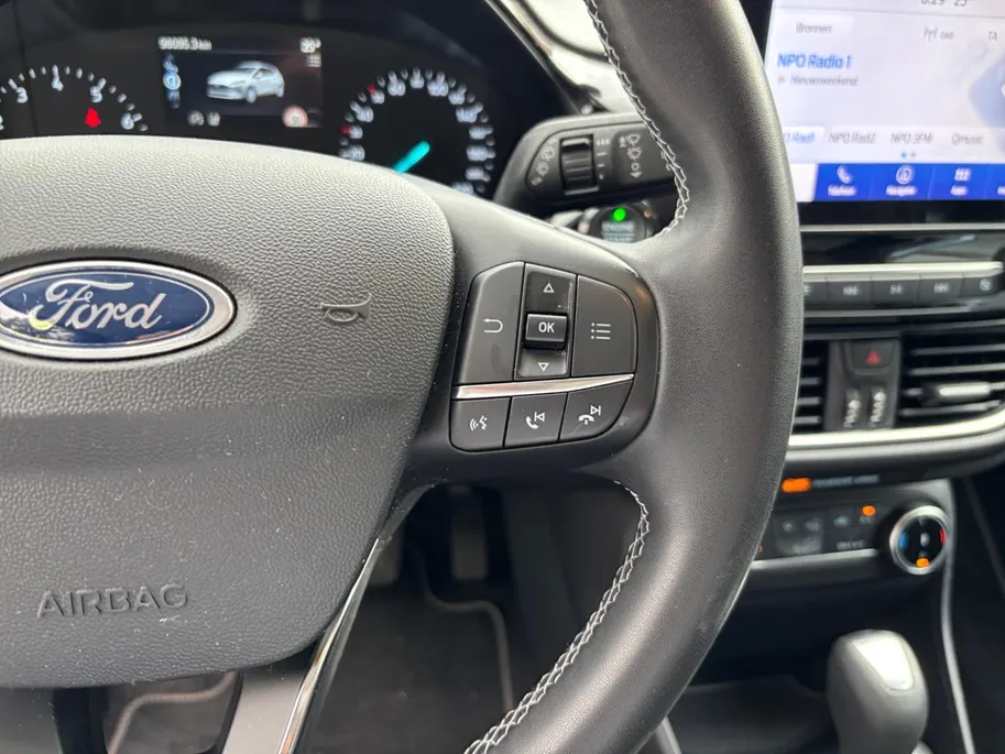 Ford Fiesta 1.0 EcoBoost Hybrid Titanium X Automaat | Adaptieve Cruise Control | Camera | Privacy Glass | Keyless Entry | Parkeersensoren | Navigatie |