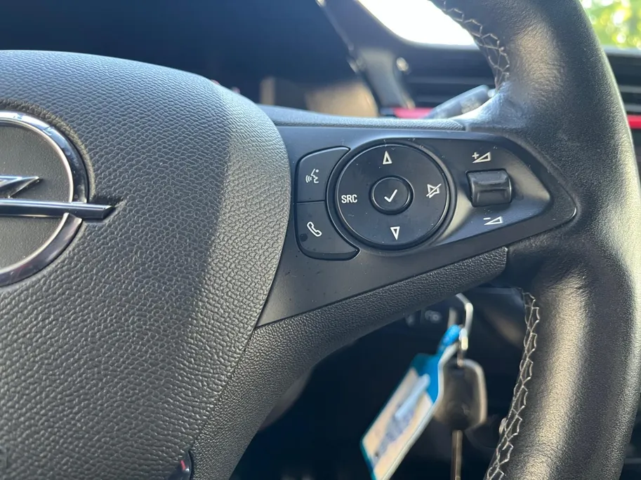 Opel Corsa 1.2 Edition | AUTOMAAT | Carplay | Stoelverwarming | Dodehoek detectie | Climate Control | Draadloze telefoonlader | Parkeercamera