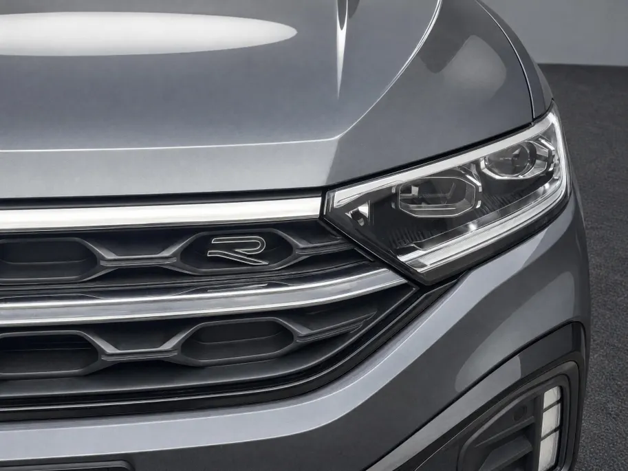 Volkswagen T-Roc 1.5 TSI 150pk DSG R-Line · Panoramadak · Camera · Dodehoeksensor · Keyless · Apple/Android Car Play · 19'Velgen ·