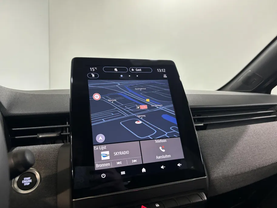 Renault Clio 90PK TCe GPF Techno | 9,3' Navi | Climate Control | Apple CarPlay/Android Auto | Camera | Cruise Control | Parkeersensoren | Full LED | Lichtmetalen Velgen | Digital Cockpit | Licht & Regen Sensor |