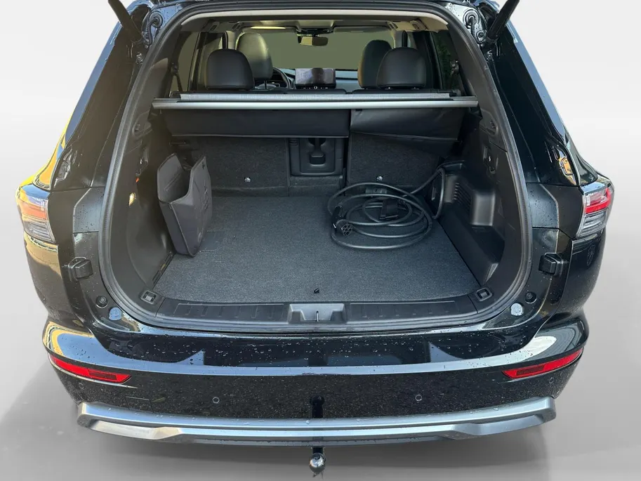 Mitsubishi Outlander 2.4 PHEV Instyle Leer | Electrische stoelverstelling met geheugen | Trekhaak afneembaar | Head-up display | Open dak panorama | 230Volt aansluiting in kofferruimte