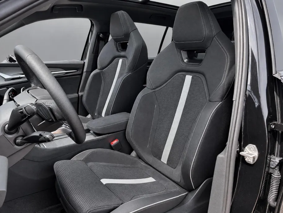 Škoda Kodiaq 1.5 TSI PHEV Sportline Business | Comfort Pakket | 20 inch velgen Rila, zwart | Parkeer Pakket | Trekhaak wegklapbaar | panoramisch schuif-/kanteldak |