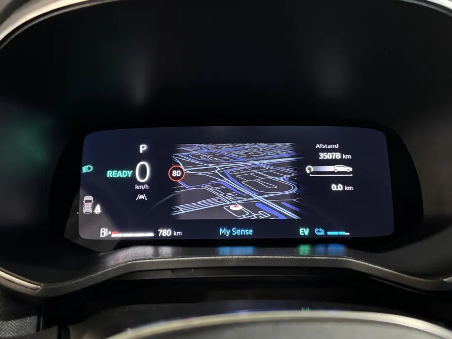Renault Clio 145PK E-Tech Full Hybrid Techno Automaat | Digital Cockpit | 9,3' Navi | Climate Control | Apple CarPlay/Android Auto | Camera | Cruise Control | Armsteun | Lichtmetalen Velgen Hoogglans Zwart |