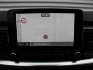 Kia Stonic 1.0 T-GDi MHEV DynamicLine | Camera | Clima | Cruise | Navi | 15' LM | LED | PDC | Apple Carplay/Android Auto |