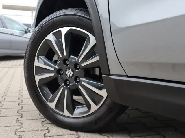 Suzuki Vitara 1.4 BoosterJet Hybrid Style Trekhaak | Adaptive Cruise | Two tone