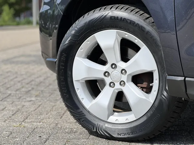 Subaru Forester 2.0 Comfort Automaat | All Season Banden | Trekhaak | Lederen Bekleding | Verwarmde Voorstoelen