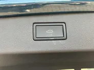 Volkswagen Tiguan 1.5eHybrid 200kW/272PK R-Line Black Style DSG · Panoramadak · Leder · Trekhaak · 360°Camera · Harman Kardon · Garantie t/m 09-01-2027