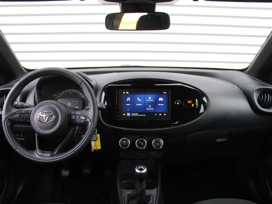 Toyota Aygo X 1.0 VVT-i MT Play | All season 17' | Apple carplay/Android auto | Cruise | Airco | Camera |