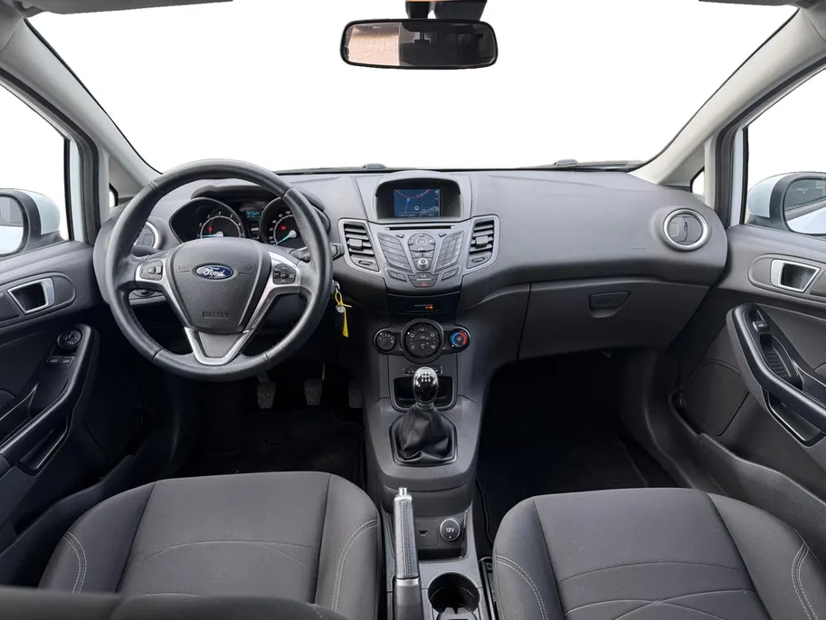 Ford Fiesta 1.0 Style Ultimate | Dealer onderhouden | NL auto | Navigatie | Parkeersensoren voor en achter | Achteruitrijcamera | 15' lichtmetalen velgen | Airco | Cruise control | Bluetooth | Privacy glas | Bovag garantie |