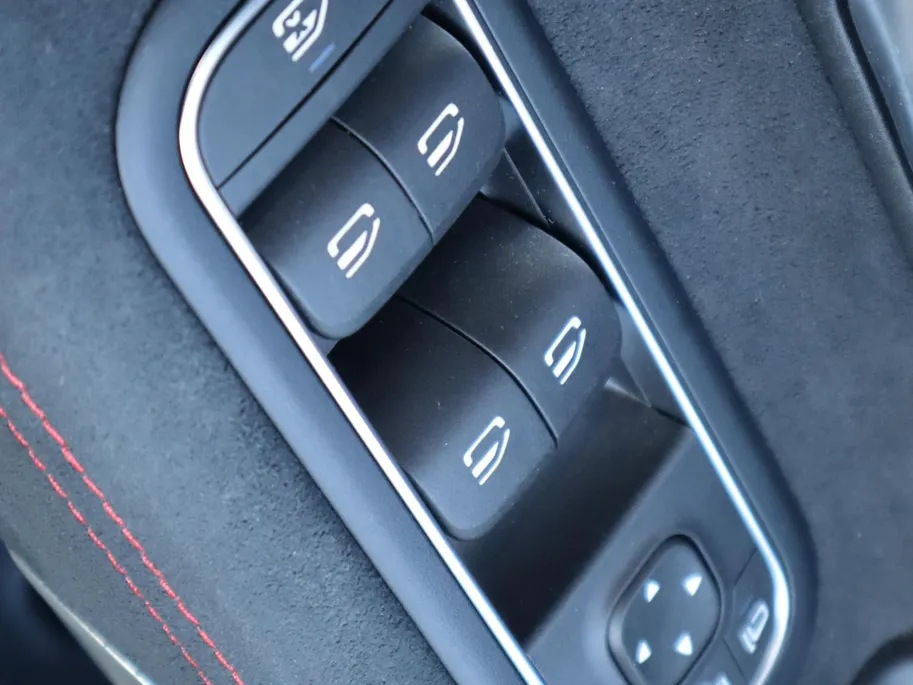 Mercedes-Benz CLA Shooting Brake 180 Business Solution AMG | Panoramadak | Dodehoekassistent | Memory Seats | HUD | Burmester | LED | 360 camera | Automaat
