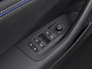 Volkswagen Passat Variant 1.5eHybrid 200kW/272PK R-Line · Panoramadak · Trekhaak · 360°Camera + Parkeersensoren · Garantie t/m 11-11-2030 of 100000km.