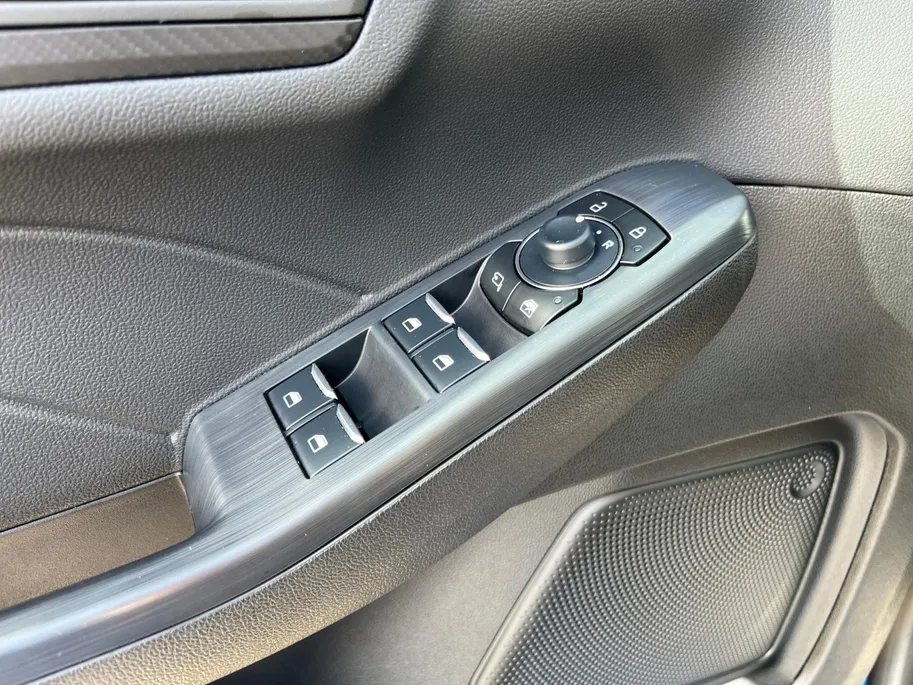 Ford Kuga 2.5 PHEV ST-Line | Schuif/Kantel Dak | Adaptieve Cruise Control | Elek. Trekhaak | 2100 KG Trekgewicht | Winter Pack |