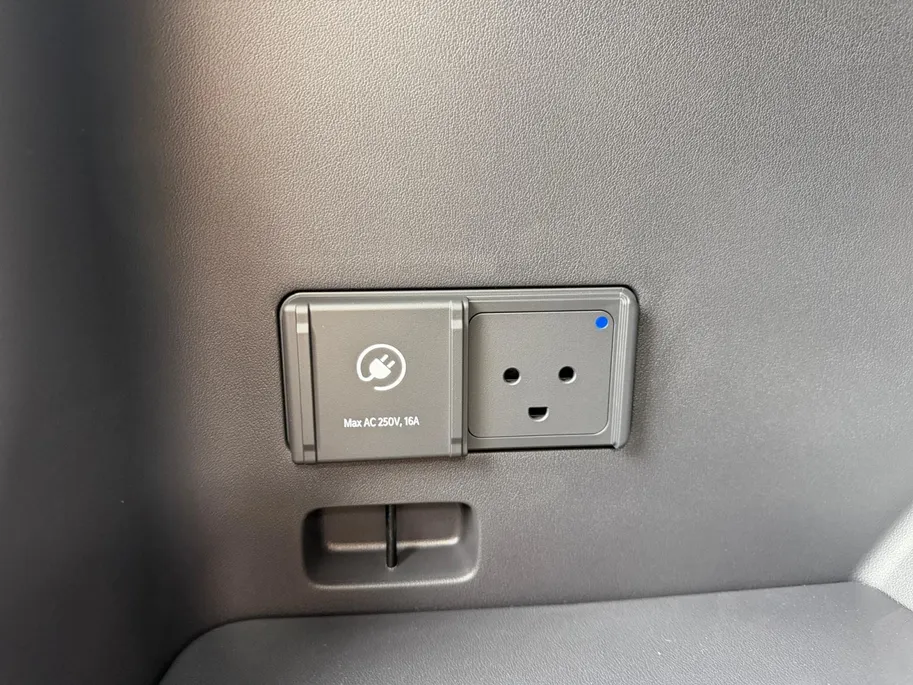 Kia EV5 GT-PlusLine 81.4 kWh Auto is verkocht | Warmtepomp | Massagefunctie | Harman/Kardon audio-installatie | Dodehoekcamera | 360 camera | Glazen schuif-/kanteldak | Memory seats | Elektrisch bedienbare achterklep
