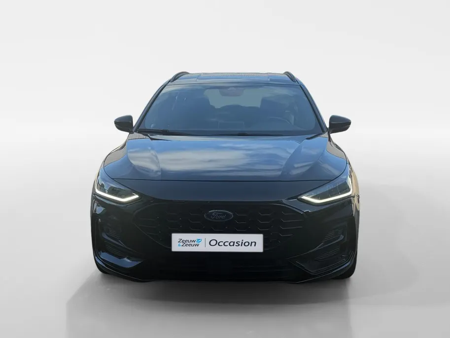 Ford Focus Wagon 1.0 EcoBoost Hybrid ST Line Style | Dealer onderhouden | NL auto | Winter pack | Trekhaak | Navigatie | Apple carplay & Android auto | Parkeersensoren voor en achter | Achteruitrijcamera | Cruise control | Draadloos opladen mobiel | Privacy glas | B