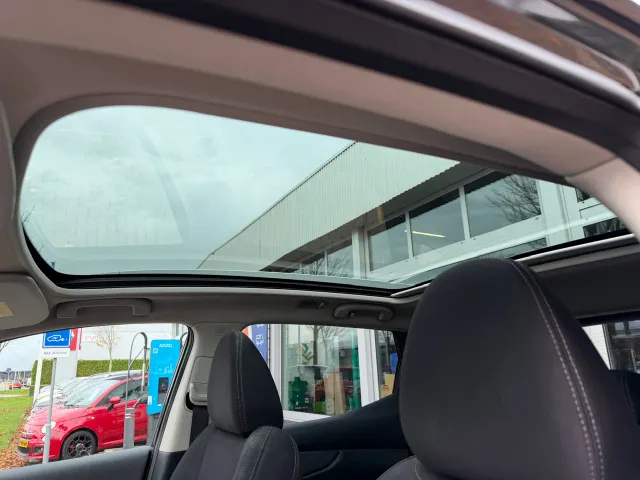Nissan QASHQAI 1.2 DIG-T 115pk N-Connecta | Panoramadak | Navigatie | 360-Camera | Blind Spot | Keyless