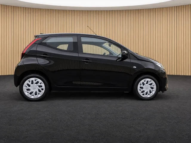 Toyota Aygo 1.0 VVT-i x-play | Camera | Carplay