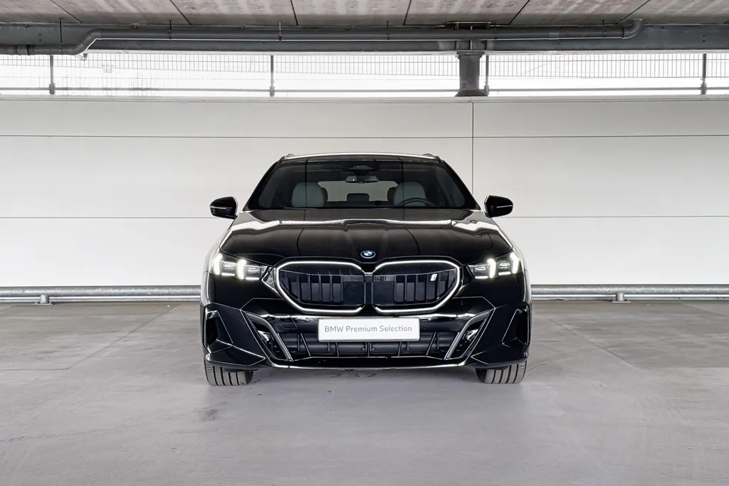 BMW i5 Touring xDrive40 84 kWh