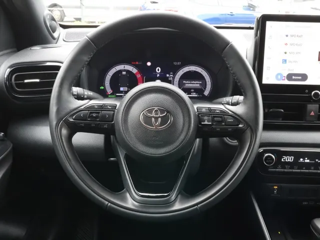 Toyota Yaris 1.5 Hybrid 130 Executive JBL | Head-up | Stuur en stoelverwarming VERKOCHT