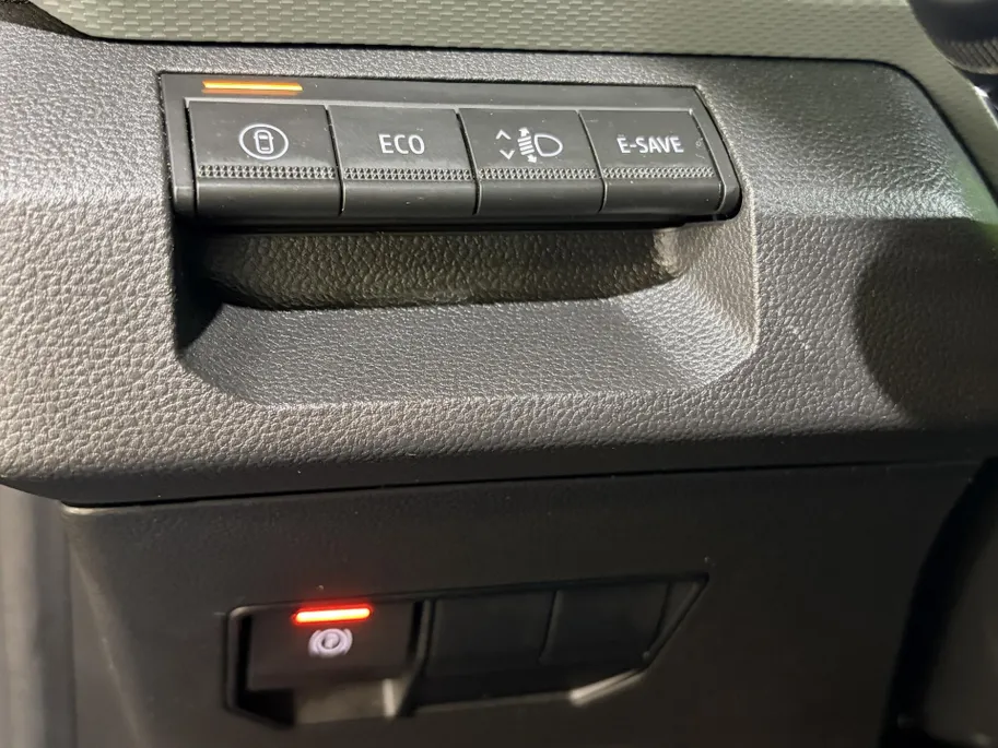 Dacia Bigster 155PK Hybrid Extreme Automaat | 1e eigenaar | 360 Camera | Stoelverwarming | Adaptive Cruise Control | Schuif/Kantel Dak | Climate Control | Apple CarPlay/Android Auto | Digital Cockpit |