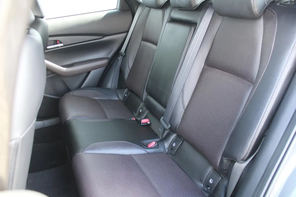 Mazda CX-30 2.0 SkyActiv-G Comfort | Automaat | Cruise | PDC | 16' LM | Navi | Leer | Trekhaak |