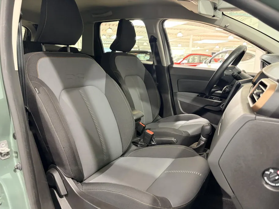 Dacia Duster 150PK TCe Extreme Automaat | Navigatie | Apple Carplay/Android Auto | Cruise Control | Climate Control | Lichtmetalen Velgen | Dodehoek detectie | Licht & Regen Sensor |