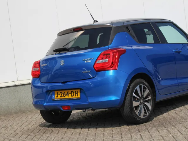Suzuki Swift 1.2 Stijl Smart Hybrid | Navi | Cruise | Clima | Camera | Lm-Velgen
