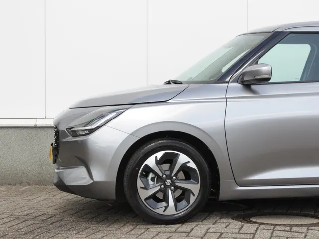 Suzuki Swift 1.2 Style Smart Hybrid Automaat | Navi | Adap. Cruise | Camera | Lm-Velgen
