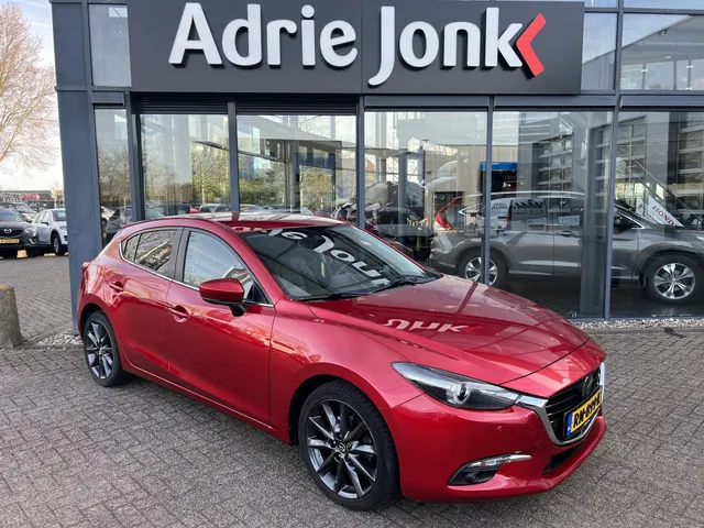 Mazda 3 2.0 SkyActiv-G 120 GT-M AUTOMAAT | TREKHAAK | 18' LM VELGEN | CAMERA | STOEL- en STUURVERWARMING | LEDER | Bose AUDIO | NED.AUTO | DEALER ONDERHOUDEN |