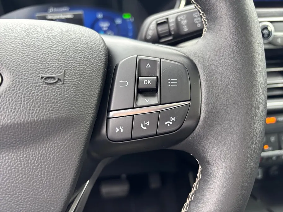Ford Kuga 2.5 PHEV Vignale | Elektr. Panoramadak | Elektr. Trekhaak | Winterpack | Adapt. Cruise Control | HUD | 20' inch velgen |