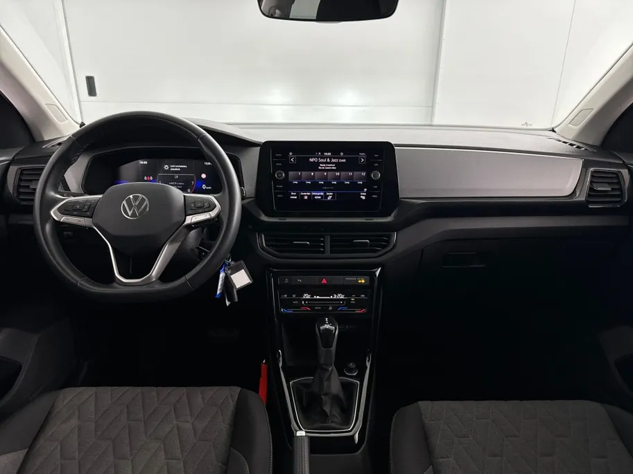 Volkswagen T-Cross 1.0 Life Edition DSG Automaat | Adaptieve Cruise Control | Climate Control | Parkeersensoren voor + achter