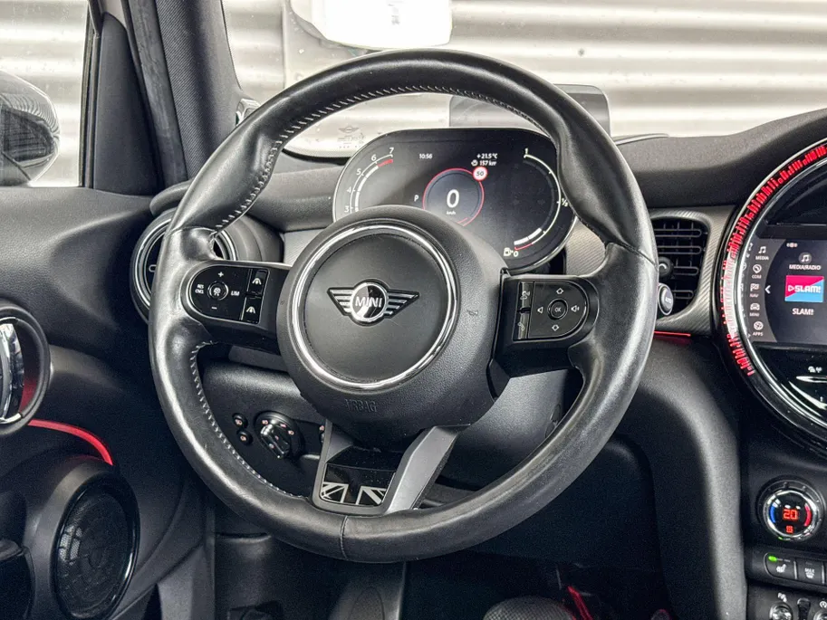 MINI Cooper 5-deurs 1.5 Cooper MINI Yours