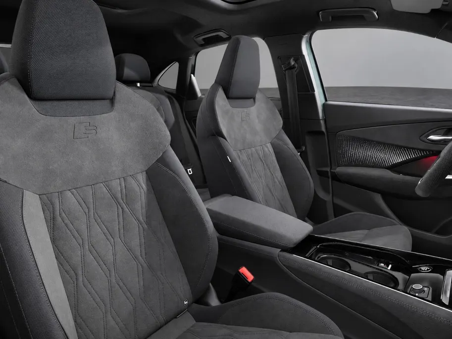 Audi Q3 Sportback e-hybrid S edition 272 PK · Tech plus · Glazen panoramadak · MMI experience pro