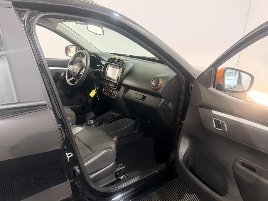 Dacia Spring Comfort Plus 27 kWh Automaat | 1e eigenaar | Navi | Bluetooth | Apple CarPlay/Android Auto | Lichtmetalen Velgen | Parkeersensoren | Airco | Elektrische Ramen |