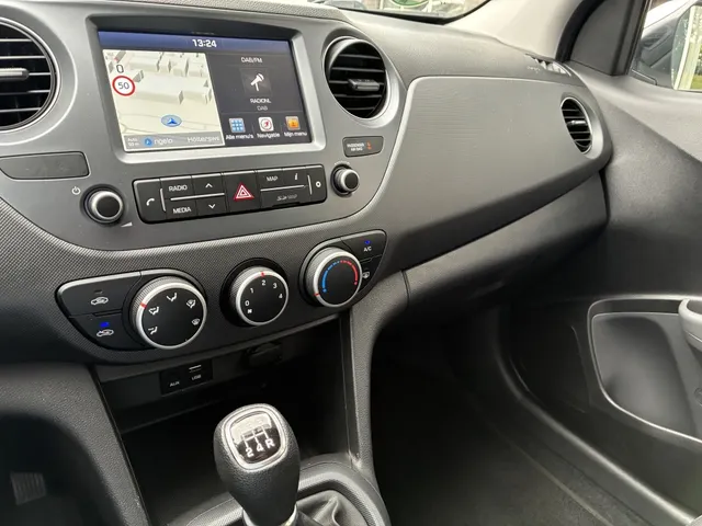 Hyundai i10 1.0i Comfort | All seasons