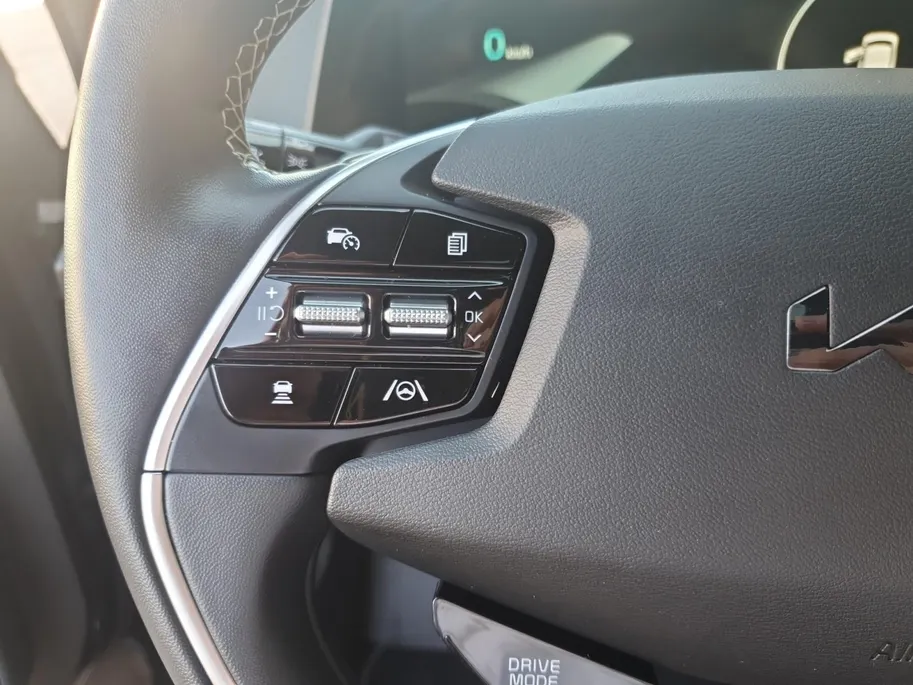 Kia EV6 GT-Line AWD 77.4 kWh | Schuifdak | Rondom Camera | Stoel verwarming en ventilatie | Elektrisch bedienbare voorstoelen | Meridian audio