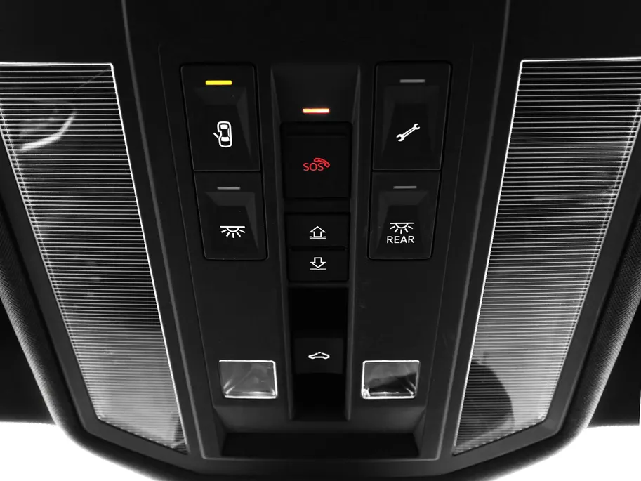 Volkswagen Touareg 3.0 TSi 462pk DSG eHybrid 4MOTION R · SOH 96.9% · Panoramadak · 360 Camera · Luchtvering · Wegklapbare Trekhaak · Stoelventilatie · Elek. Voorstoelen · 21'' Inch ·