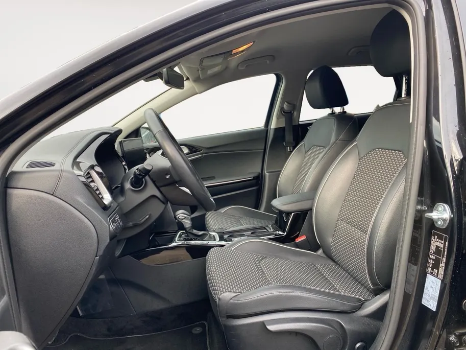 Kia Ceed Sportswagon 1.5T DynamicPlusLine | Automaat | Stoel + stuur verwarming | Navigatie | Climate control | Elektrische achterklep