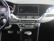 Kia Niro 1.6 GDi Hybrid DynamicPlusLine | Stuur-/stoelverwarming | Camera | Leer | Navi | Clima | Cruise adapt. | LED | Keyless | 16' LM |