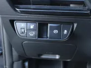 Kia EV6 Plus 77.4 kWh | Stuur-/stoelverwarming + ventilatie | Elektr. stoelverstelling + achterklep | Leer | Warmtepomp | 19' LM | Camera | LED |