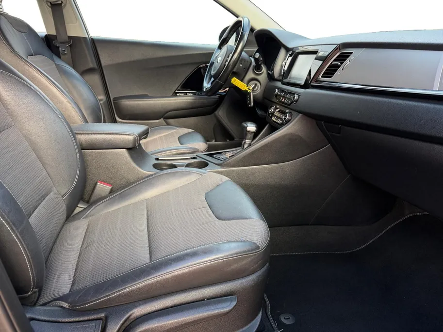 Kia Niro 1.6 GDi Hybrid DynamicLine | Zeer nette auto | Navigatie |  Trekhaak | 100% onderhouden | 12 maanden BOVAG garantie |
