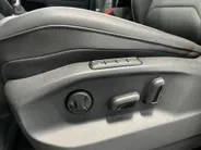 Volkswagen Tiguan 1.4 TSI eHybrid Life Business · Camera · Apple/Android Car Play · Wegklapbare Trekhaak · P-Sensoren · Stoel-& Stuurverwarming · 18'' Inch ·