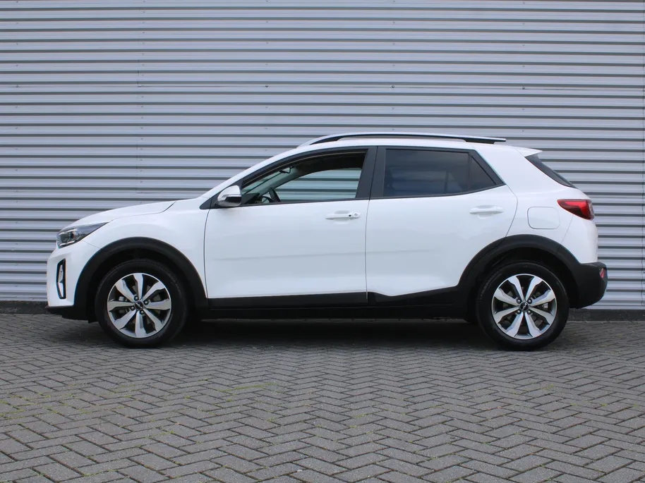 Kia Stonic 1.0 T-GDi MHEV DynamicPlusLine | Stuur-/stoelverwarming | Camera | Clima | Cruise | 16' LM | Navi | LED | Keyless |