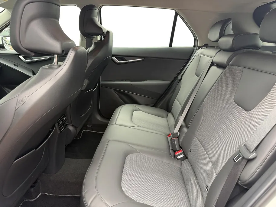Kia Niro 1.6 GDi Hybrid DynamicLine | Zeer nette auto | 1e Eigenaar | Fabrieksgarantie | Trekhaak | Apple CarPlay & Android Auto | Navigatie |