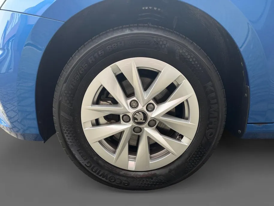 Škoda Fabia 1.0 TSI Selection 116PK AUTOMAAT | Lichtmetalen velgen| Parkeer sensoren| Climate Control| Stuur verwarming| Stoel verwarming| Apple Carplay & Android Auto