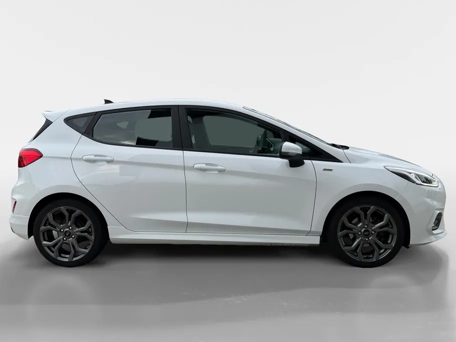 Ford Fiesta 95PK EcoBoost ST-Line | Keyless | Lichtmetalen Velgen | Climate Control | Apple CarPlay/Android Auto | LED Dagrijverlichting | Cruise Control | Armsteun | Elektrische Ramen & Spiegels |