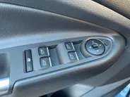 Ford Kuga 1.5 EcoBoost Titanium nette dealer auto | Wegklapbare trekhaak| Navigatie| elec achterklep| Parkeersensoren| 4 seizoen banden| Stuur verwarming| Stoel verwarming| Vooruit verwarming| Climate Control |
