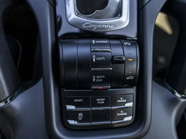 Porsche Cayenne 3.0 S E-Hybrid Platinum Edition NL Auto!