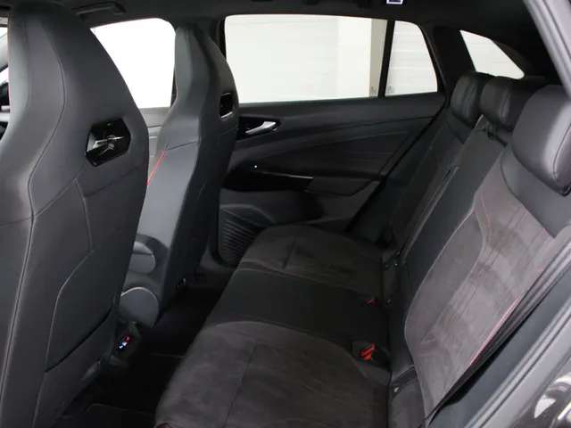 Volkswagen ID.4 GTX 4Motion 77 kWh Panoramadak | Trekhaak | IQ-Light | 21'Velgen | 90% SoH